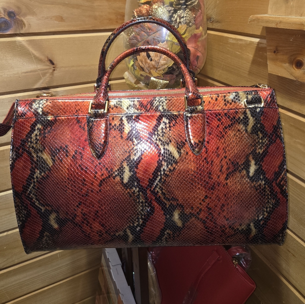 Brahmin Anywhere RARE Weekender Crimson Rosebay NWT - Picture 6 of 14
